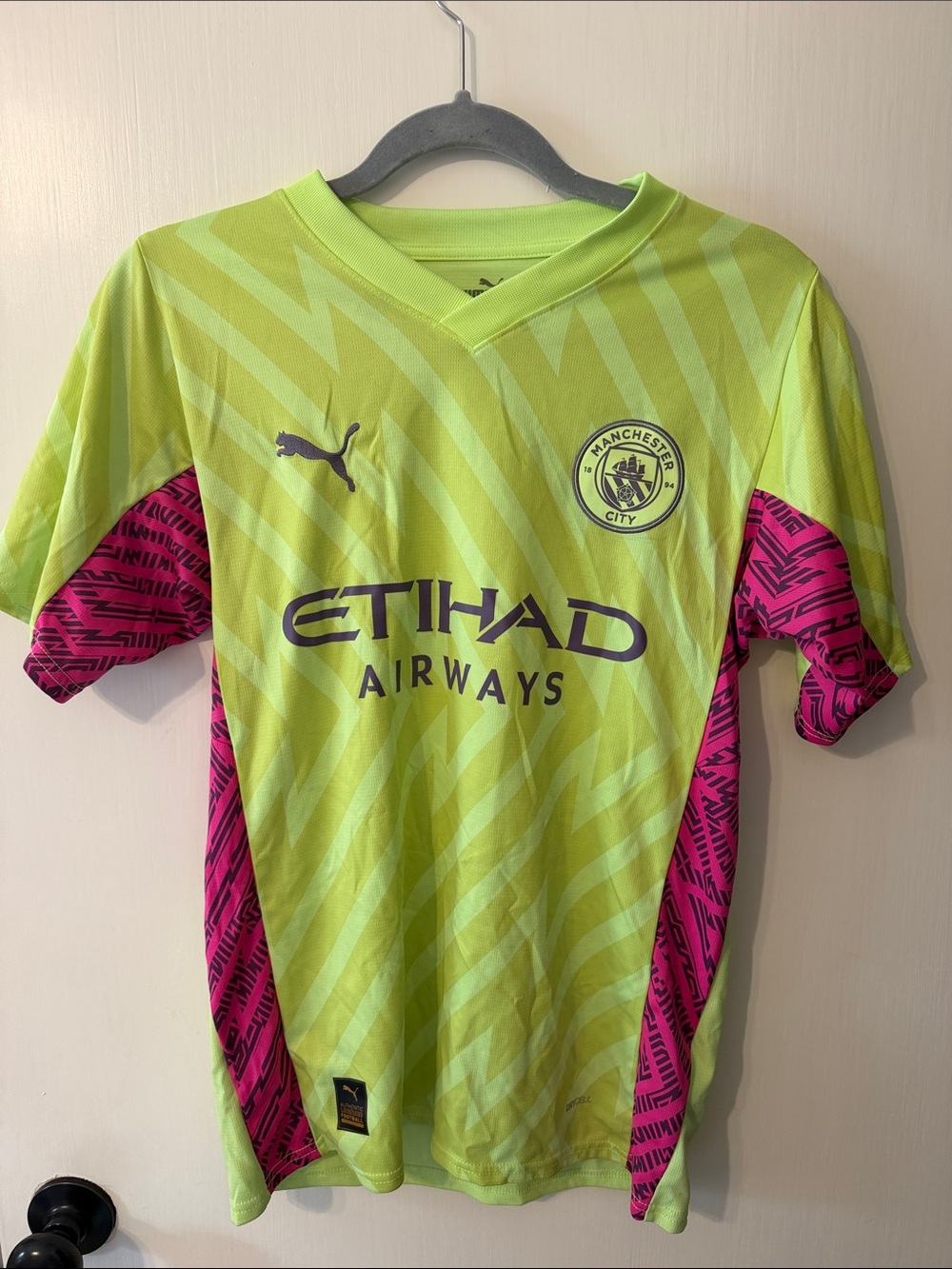 Puma Adult Small Neon Green and Pink Manchester City Jersey